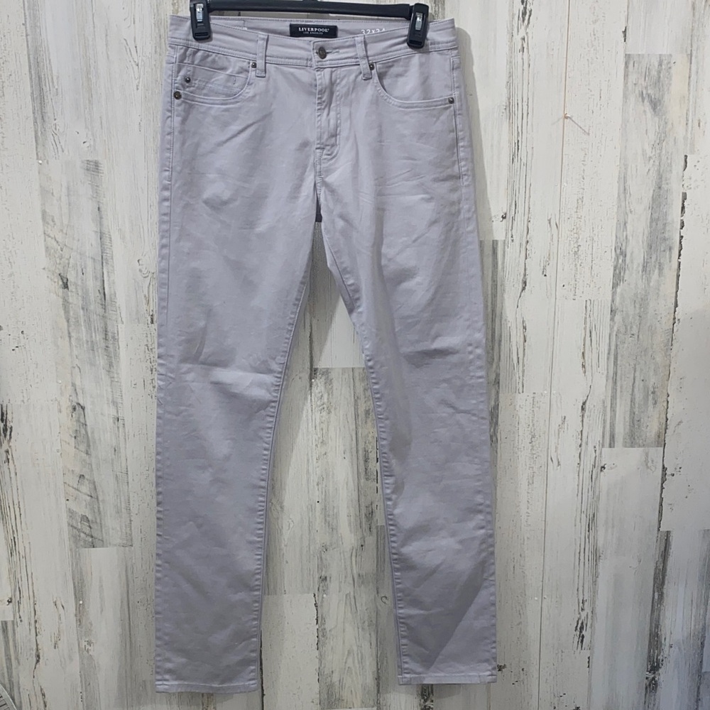0811 Liverpool Modern Straight Light Gray Jeans